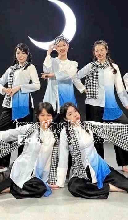 Áo bà ba trắng xanh dương