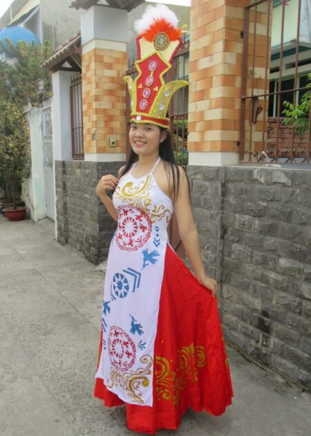 Áo dài múa Âu Lạc nhung trắng