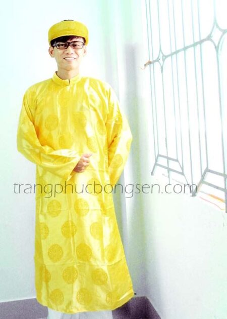 Áo dài nam gấm đồng tiền màu vàng