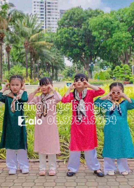 Áo dài  trẻ em ( gấm)