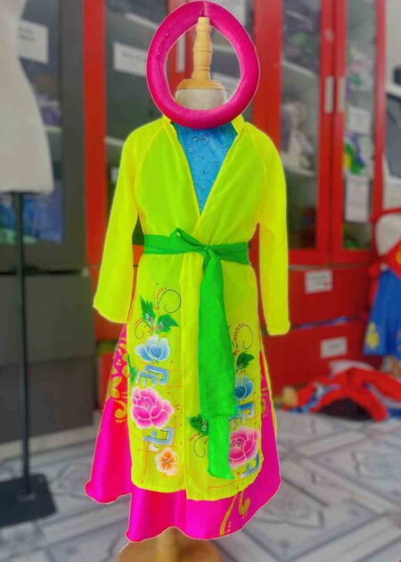 Áo tứ thân vẽ mầm non vàng, đụp hồng