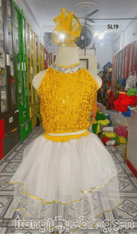 Áo váy kim sa trẻ em vàng