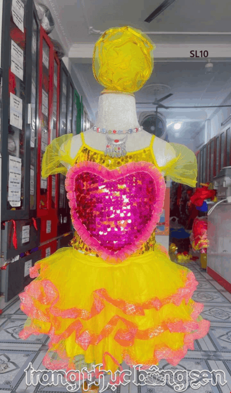 Áo váy múa mầm non kim sa vàng ngực tim hồng váy 3 tầng