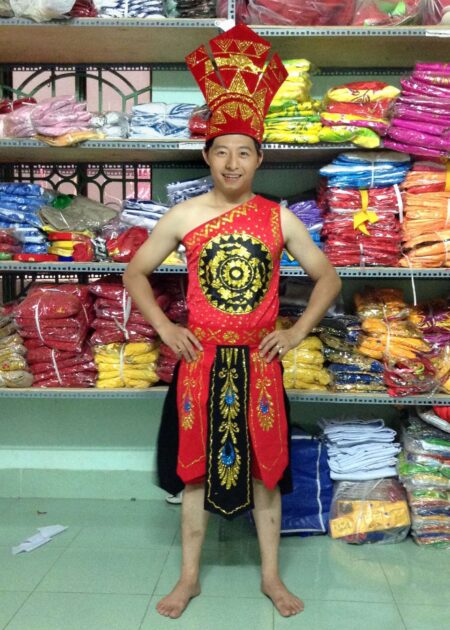 Âu Lạc thun đỏ chéo vai đai nhiều tà