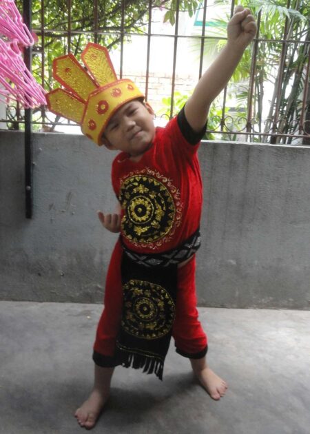 Âu Lạc trẻ em nam màu đỏ