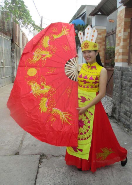 Đầm múa Âu Lạc vàng váy đỏ