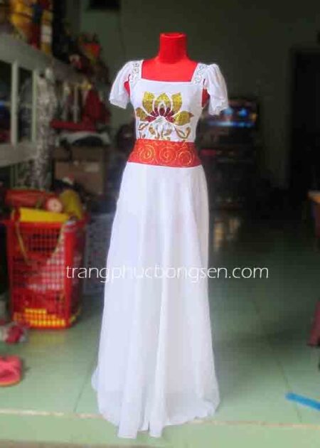 Đầm múa dài cổ vuông, tay bèo màu trắng