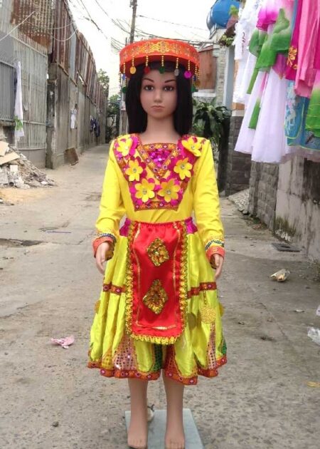 Dân tộc Mèo mầm non phi thun vàng cổ chữ V dán hoa