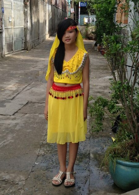 Đồ múa bụng trẻ em màu vàng