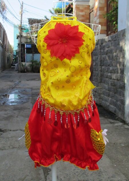 Quần bí trẻ em ngắn màu đỏ