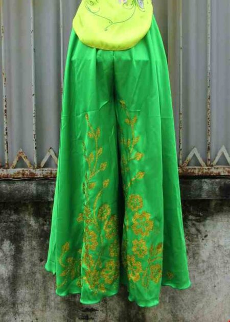 Quần múa ống loe màu xanh lá
