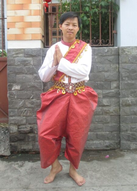 Trang phục Campuchia / Khmer (Khơ me) nam màu đỏ