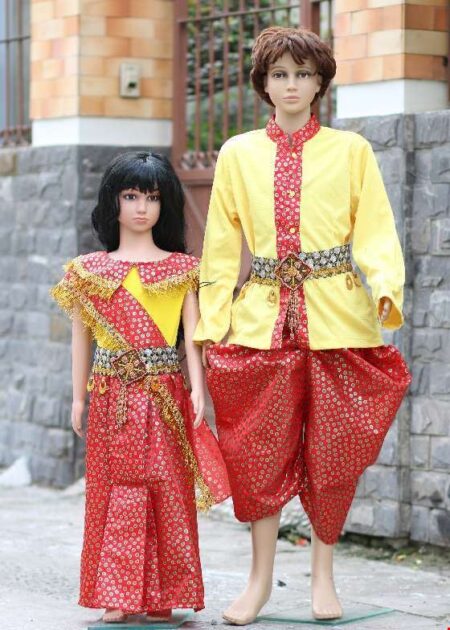 Trang phục Campuchia trẻ em vàng đỏ chấm bi