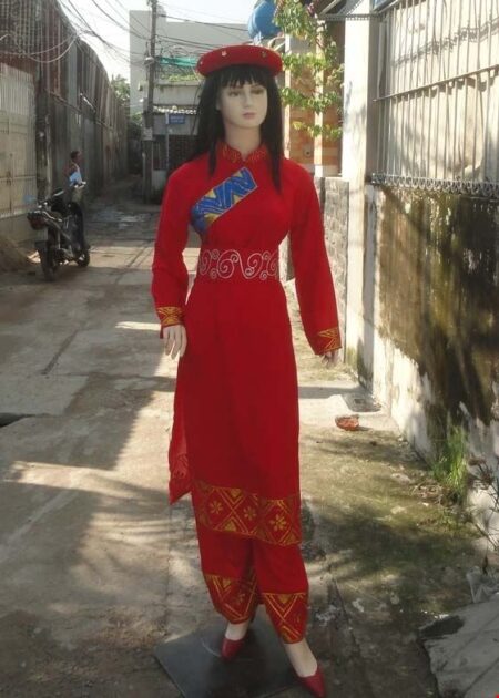 Trang phục dân tộc Tày nữ voan đỏ vẽ kim tuyến