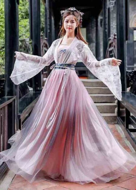 Trang phục Hằng Nga (chị Hằng) yếm trơn, áo váy lưới màu hồng, ghi