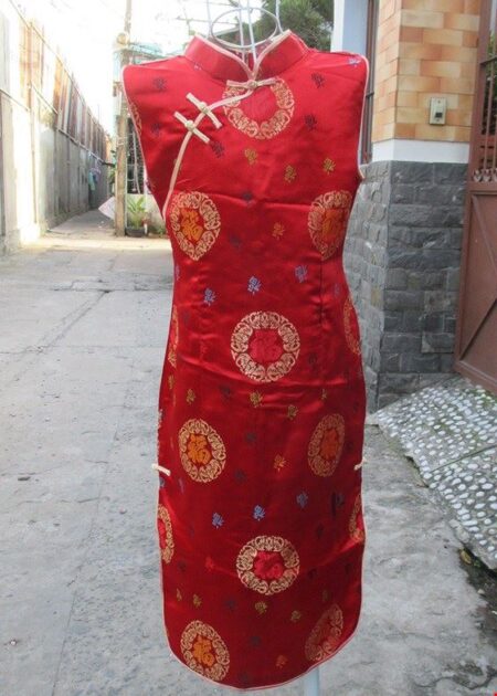 Trang phục Sườn Xám trẻ em gấm đồng tiền đỏ