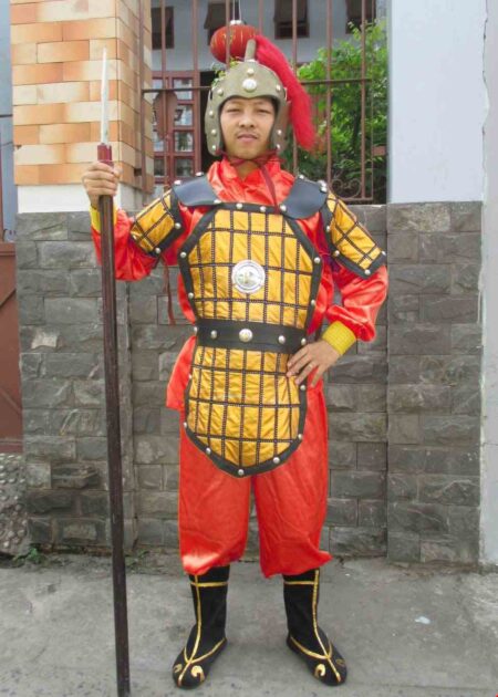 Trang phục tướng quân áo đỏ, giáp vàng