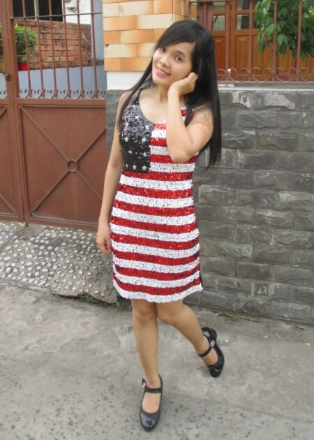 Váy ôm body kim sa sọc trắng - đỏ